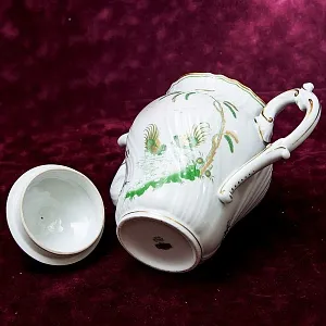 Коллекционный Фарфоровый Заварочный Чайник «ПЕТУХИ», RICHARD GINORI Италия, вторая половина ХХ века.