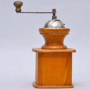 Коллекционная ручная механическая кофемолка «ARMIN» Бельгия, середина ХХвека.