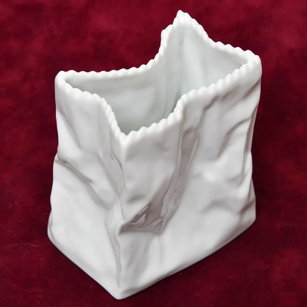 Миниатюрная Фарфоровая Вазочка «Мятый пакет», Rosenthal Германия - 1979 год. 