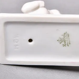 Антикварная Фарфоровая статуэтка «Мальчик, пингвин и краб», ROSENTHAL Германия, первая половина ХХ века.