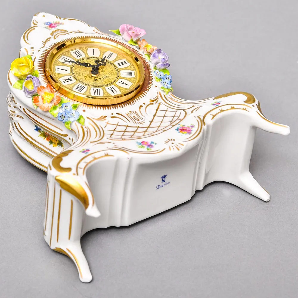 Каминные Кварцевые Часы в стиле Рококо «Цветочные Гирлянды», Германия 80-е годы ХХ века.