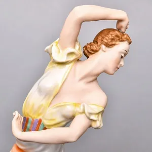 Коллекционная Фарфоровая статуэтка «Танцовщица Урсула Дайнерт», ROSENTHAL Германия, 40-е годы ХХ века. 