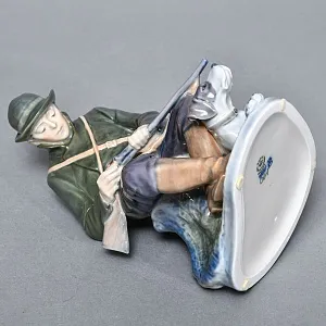 Коллекционная Фарфоровая статуэтка «Охотник  с собакой», Royal Copenhagen Дания, 1992 - 1999 годы. 