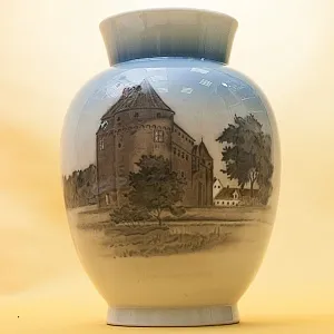 Редкость! Коллекционная  Фарфоровая Ваза «ЗАМОК», ROYAL COPENHAGEN, Дания - 1947 год.