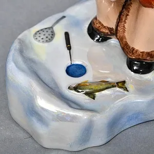 Авторская Коллекционная Фарфоровая Статуэтка «Рыбак на зимней рыбалке», Россия.