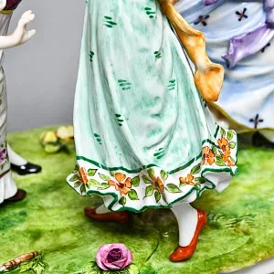 Большая Антикварная Статуэтка «Детские забавы - Ручеек», фарфор Scheibe - Alsbach, Германия.