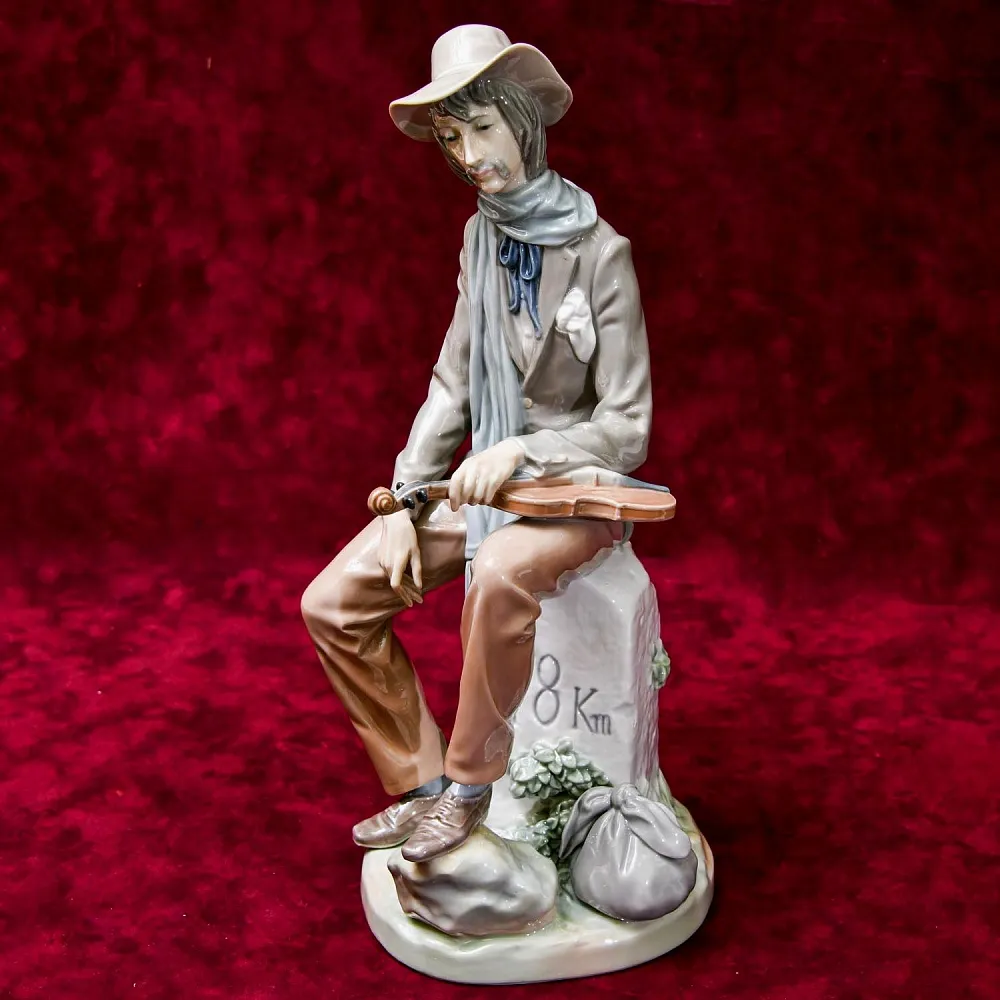 Редкость!!! Коллекционная Фарфоровая Статуэтка «Бродячий музыкант. Скрипач», Lladro Испания - 1974 год.