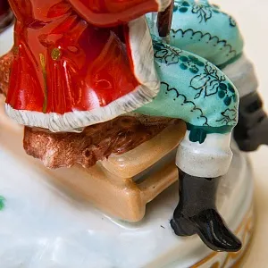 Фарфоровая статуэтка «Дети - Маленькие помощники» SP Dresden, Германия середина ХХ века.