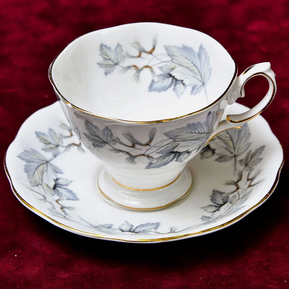 Коллекционная Фарфоровая Чайная пара «Cеребристый Клен», ROYAL ALBERT Англия, вторая половина ХХ века.