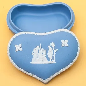 Шкатулка - Бонбоньерка «Атлантида» фарфор ВЕДЖВУД, WEDGWOOD, Англия -1977 год.