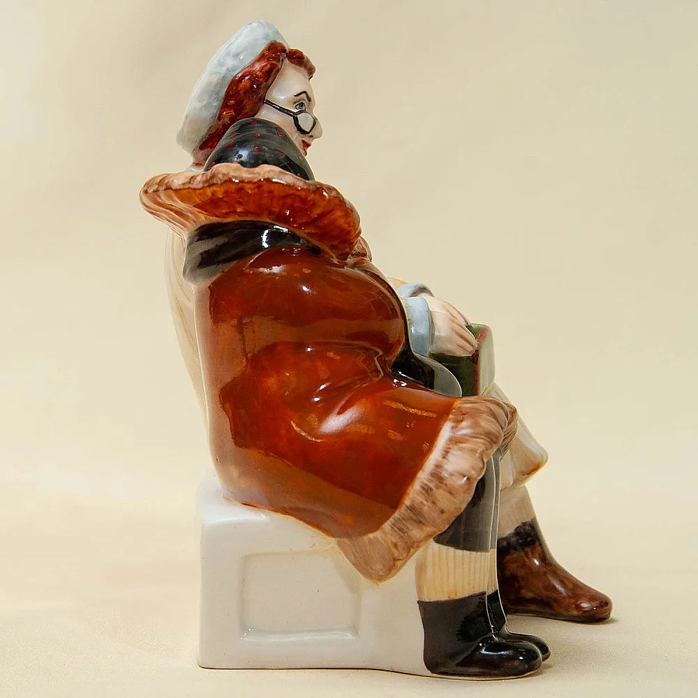 Авторская Коллекционная Фарфоровая Статуэтка «Кумушки», Россия.