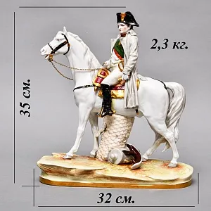 Редкая Коллекционная статуэтка «Наполеон Бонапарт на коне», Фарфор Scheibe - Alsbach Германия.