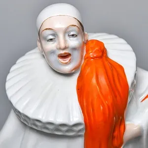 Антикварная Фарфоровая статуэтка «Поющий Пьеро», ROSENTHAL Германия - 1918 год.