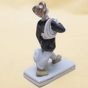 Коллекционная Фарфоровая статуэтка «Юный электрик», ДФЗ Вербилки СССР, середина ХХ века. 