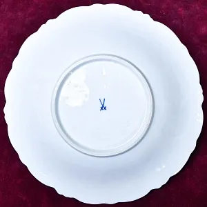 Сервировочное Фарфоровое Блюдо - Тарелка «ЗОЛОТЫЕ ЛИСТЬЯ», MEISSEN Германия -1968 год.