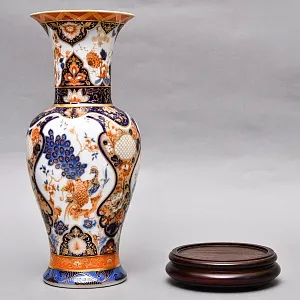 Коллекционные Парные Вазы на подставках из серии «Yokohama» H - 38 см., Фарфор KAISER, Германия.