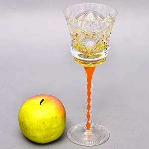 Антикварный Хрустальный Бокал для Вина с цветной янтарной дорожкой в ножке, Annahütte Германия.