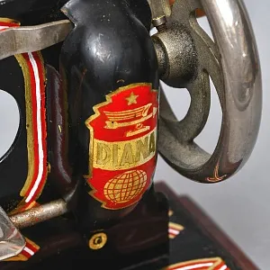 Старинная Миниатюрная Швейная Машинка «DIANA», Schürhoff & Co, Gevelsberg Германия 30 гг.