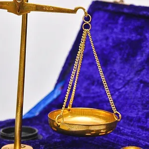 Ювелирные Антикварные Настольные весы с разновесами в футляре, Англия, начало ХХ века! 