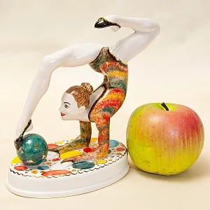 «Гимнастка с мячом» - Авторская Коллекционная Фарфоровая Статуэтка, Россия.