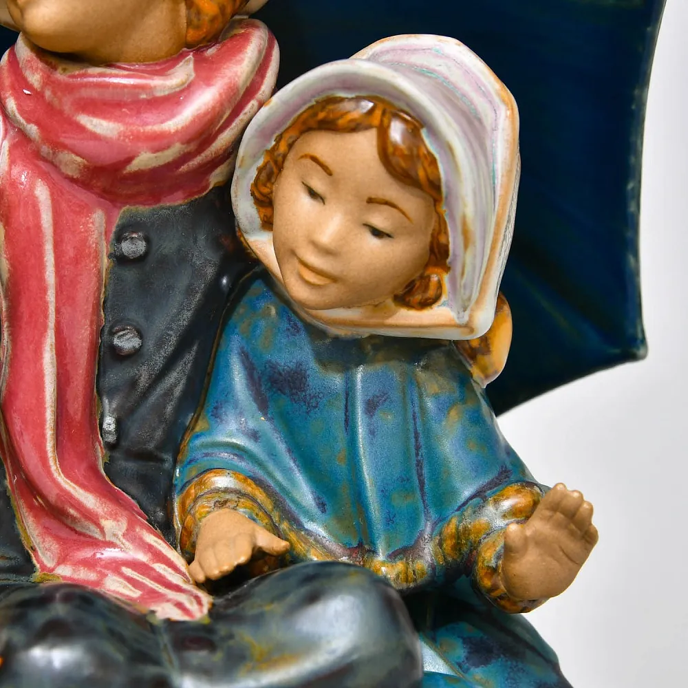 Коллекционная Фарфоровая статуэтка «Трое под зонтом». Грес Lladro Испания, 1978 - 1988 годы.