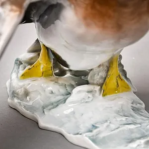 Птица - Фарфоровая Статуэтка «ВЗЛЕТАЮЩИЙ СЕЛЕЗЕНЬ», ROSENTHAL Германия, середина ХХ века.