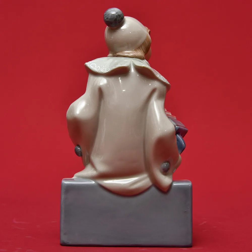 Коллекционная Фарфоровая статуэтка «Маленький клоун с аккордеоном», Lladro Испания, 1971 - 1981 годы.