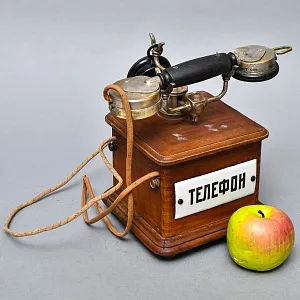 Антикварный Настольный Телефонный аппарат - Телефон «La Telephone - Phono Prive», Франция -1915 год.