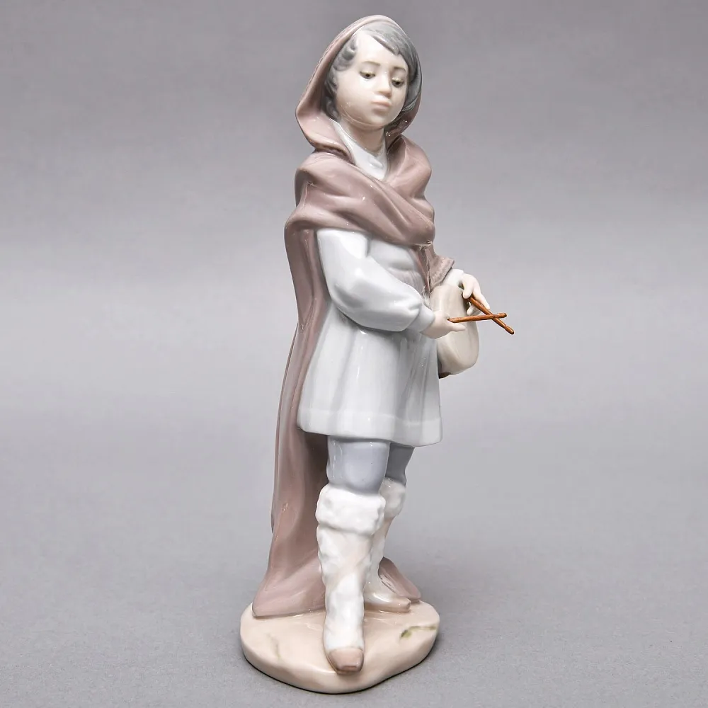 Коллекционная Фарфоровая статуэтка «Мальчик с барабаном», Lladro (Лядро), Испания.