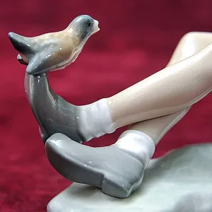 Коллекционная Фарфоровая статуэтка «Мальчик с птицей», Lladro Испания - 1970 год.