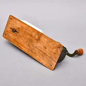 Старинная Настенная Ручная Механическая Кофемолка «GARANTI» Бельгия.