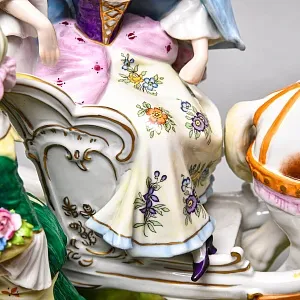 Большая Фарфоровая статуэтка «Дама в паланкине и Цветочница», Scheibe-Alsbach Германия, середина ХХ века.