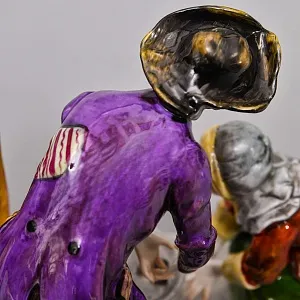 Коллекционная Фарфоровая статуэтка «Жареные каштаны», VOLKSTEDT Германия, середина ХХ века. 