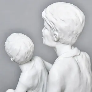 Редкая!!! Коллекционная Фарфоровая Статуэтка «Отец и Сын», Kaiser, Германия -1979 год.