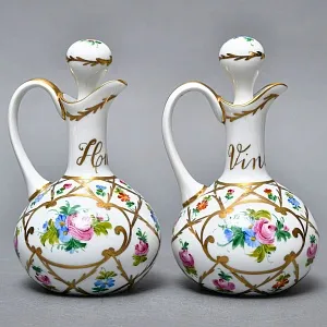 Винтажный Фарфоровый набор Два Соусника на подносе «Цветочная россыпь», Limoges Франция.