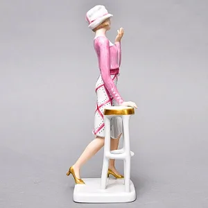 Коллекционная Фарфоровая статуэтка «Девушка в розовом платье», WALLENDORF Германия.