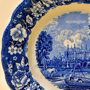 Столовый сервиз - Набор Фарфоровых Тарелок «Итонский колледж», Staffordshire Англия середина ХХ века.