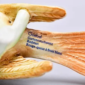 Коллекционная статуэтка «Птица. Горихвостка», Фарфор Goebel, Германия, 1979 - 1990 годы.