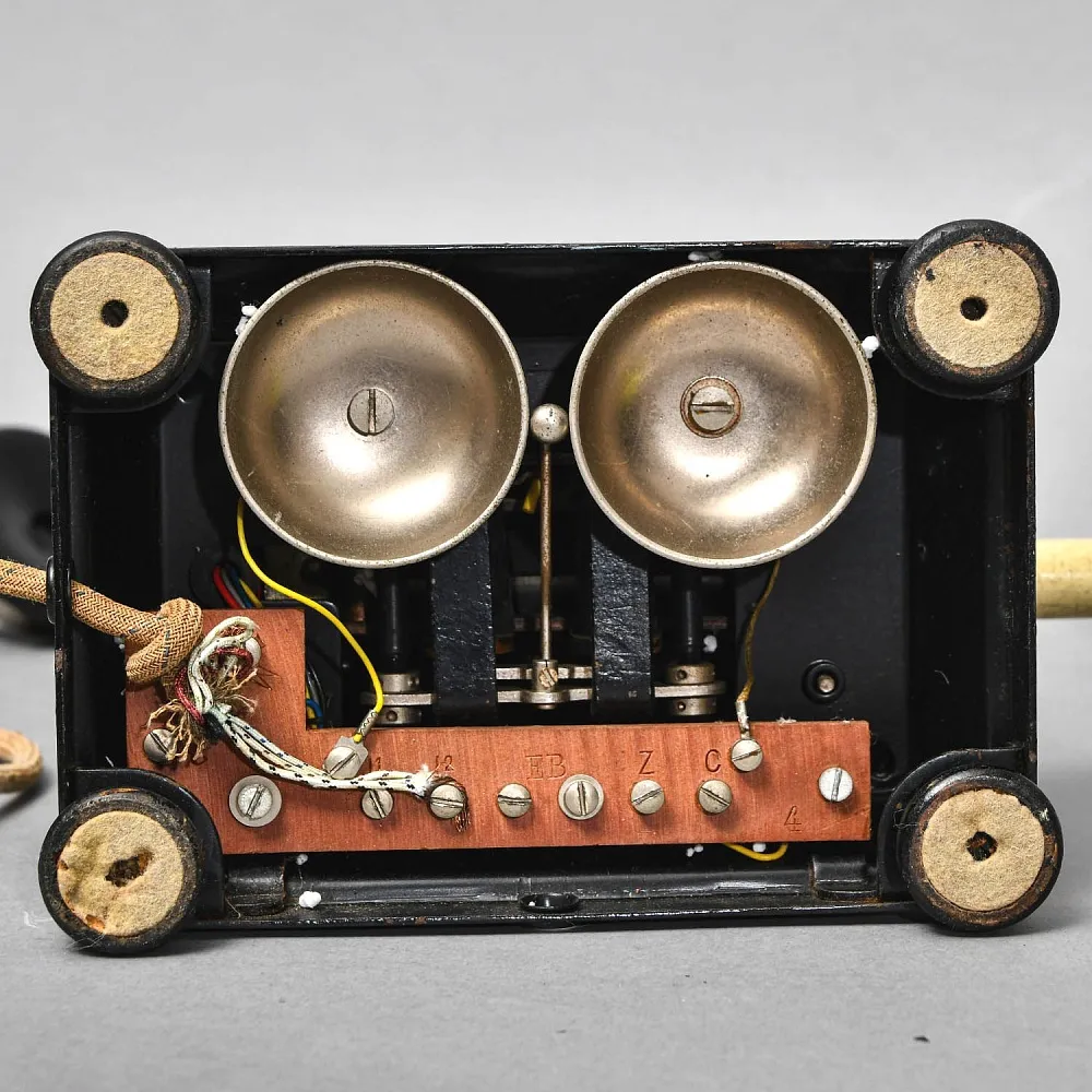 Старинный Настольный Телефонный аппарат - Телефон «LM Ericsson & Со», Бельгия -1905 год.