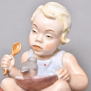 Коллекционная Фарфоровая статуэтка «Завтрак вдвоем. Девочка и птица», ROSENTHAL Германия - 1938 год. 