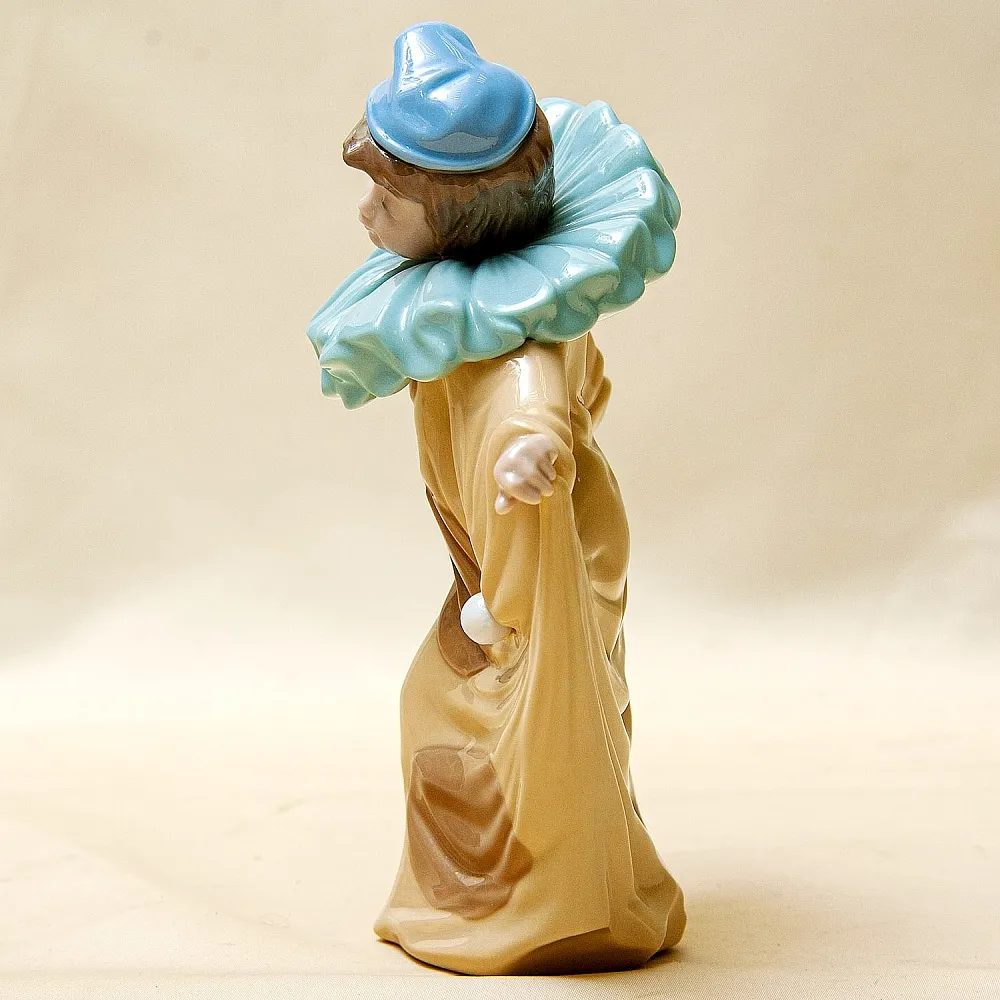 Коллекционная Фарфоровая статуэтка «Клоун - Мечты о цирке»  NAO by Lladro, Daisa, Испания -1988 год.