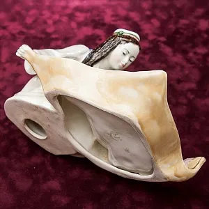 Коллекционная статуэтка - мелочевница «Узбечка с ковром», Фаянс ЗиК Конаково СССР, 1952 - 1962 годы. 