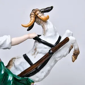 Коллекционная Фарфоровая статуэтка «Сбор винограда», Германия - вторая половина ХХ века. 