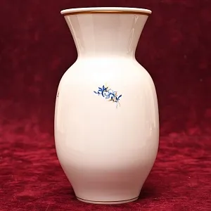 Фарфоровая Ваза из коллекции «Голубые Цветы», MEISSEN Германия - 1986 год.