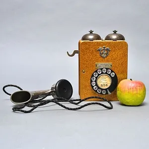 Старинныйй Настенный Телефонный аппарат - Телефон «Thomson-Houston», Париж Франция -1930 год. 