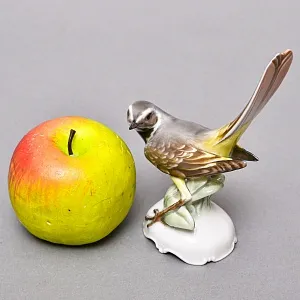 Коллекционная Фарфоровая статуэтка «Птица. Трясогузка», ROSENTHAL Германия, 60-е гг. ХХ века.