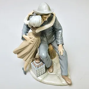 Редкость!!! Коллекционная Фарфоровая Статуэтка «ПОЦЕЛУЙ», Lladro Испания -1974 год.