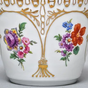 Фарфоровое Кашпо - Ваза для цветов «Путти у костра», Furstenberg / Tettau Германия, середина ХХ века.