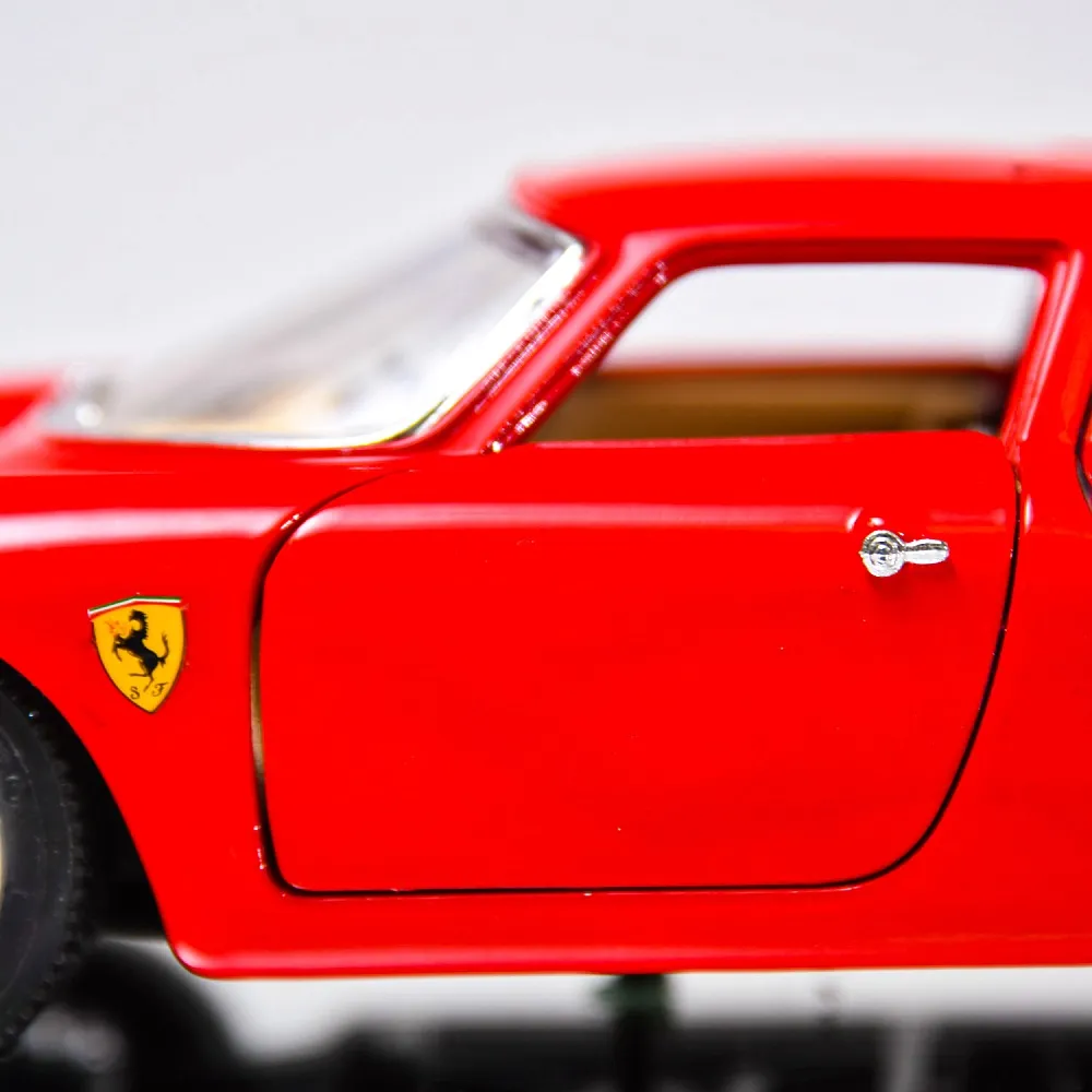 Коллекционная Металлическая Модель «Автомобиль - Красный Ferrari 250» Германия.