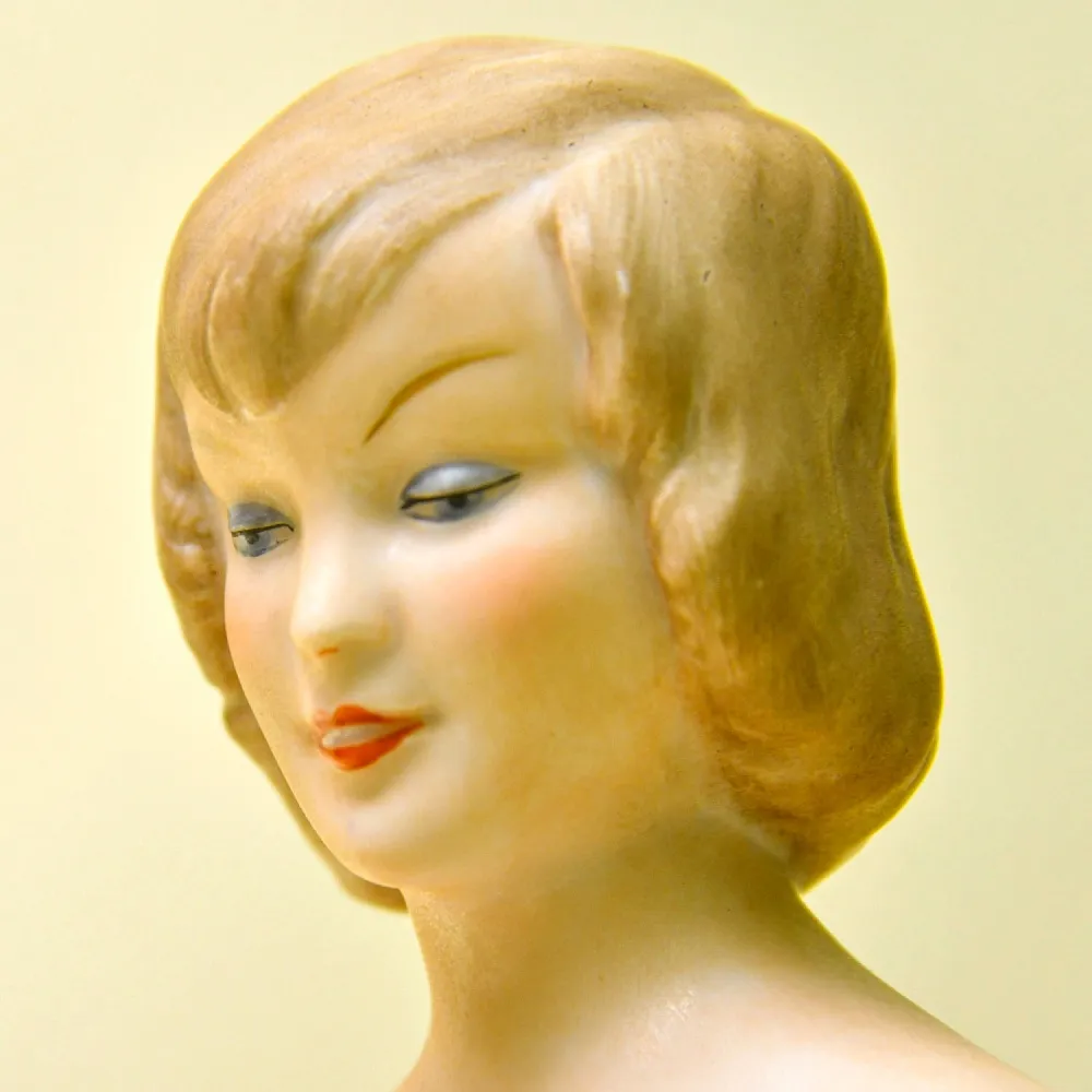 Фарфоровая Статуэтка «У ручья» Н-20 см. WALLENDORF Германия вторая половина ХХ века.